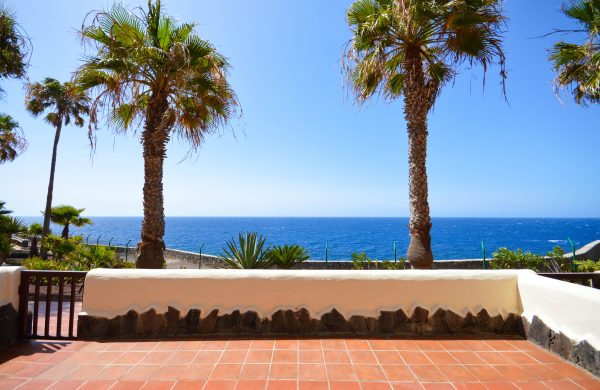 terras appartement met zeezicht in tenerife